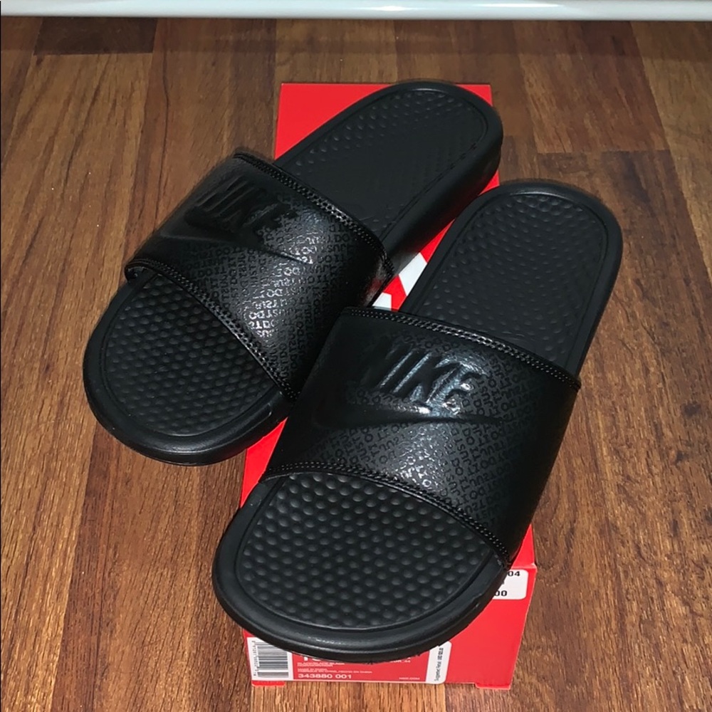 Black Nike Sandals